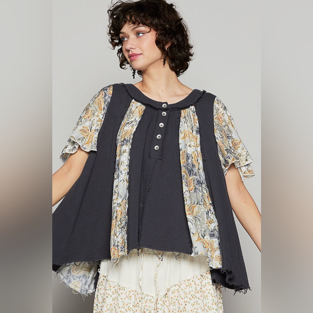POL Dark Gray and Floral Panel Short Sleeve Peasant Blouse - Picture 3 of 10